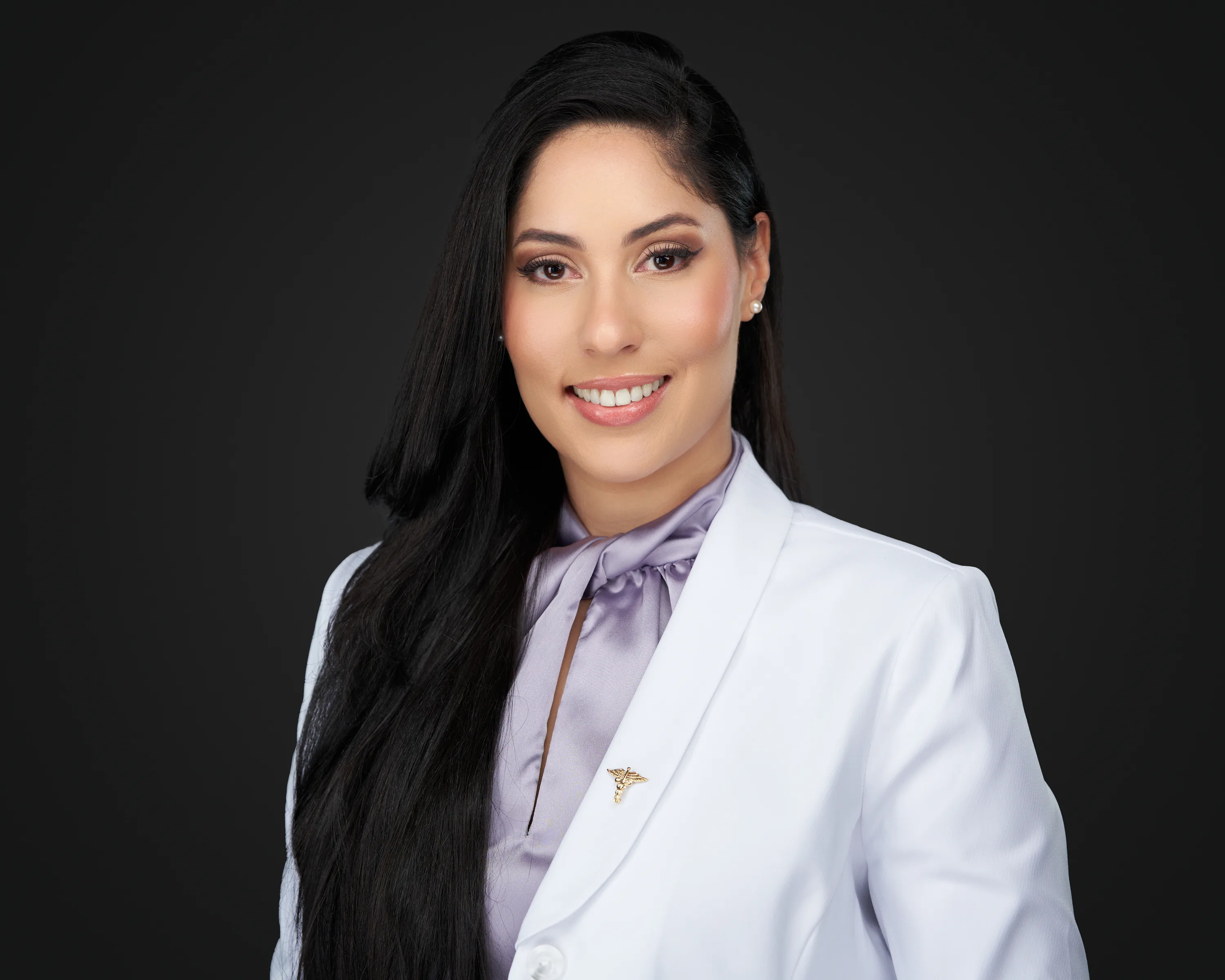 Professional headshot Miami — studio lighting brought to your office