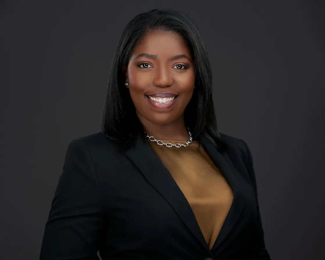 LinkedIn headshot Miami — polished professional portrait