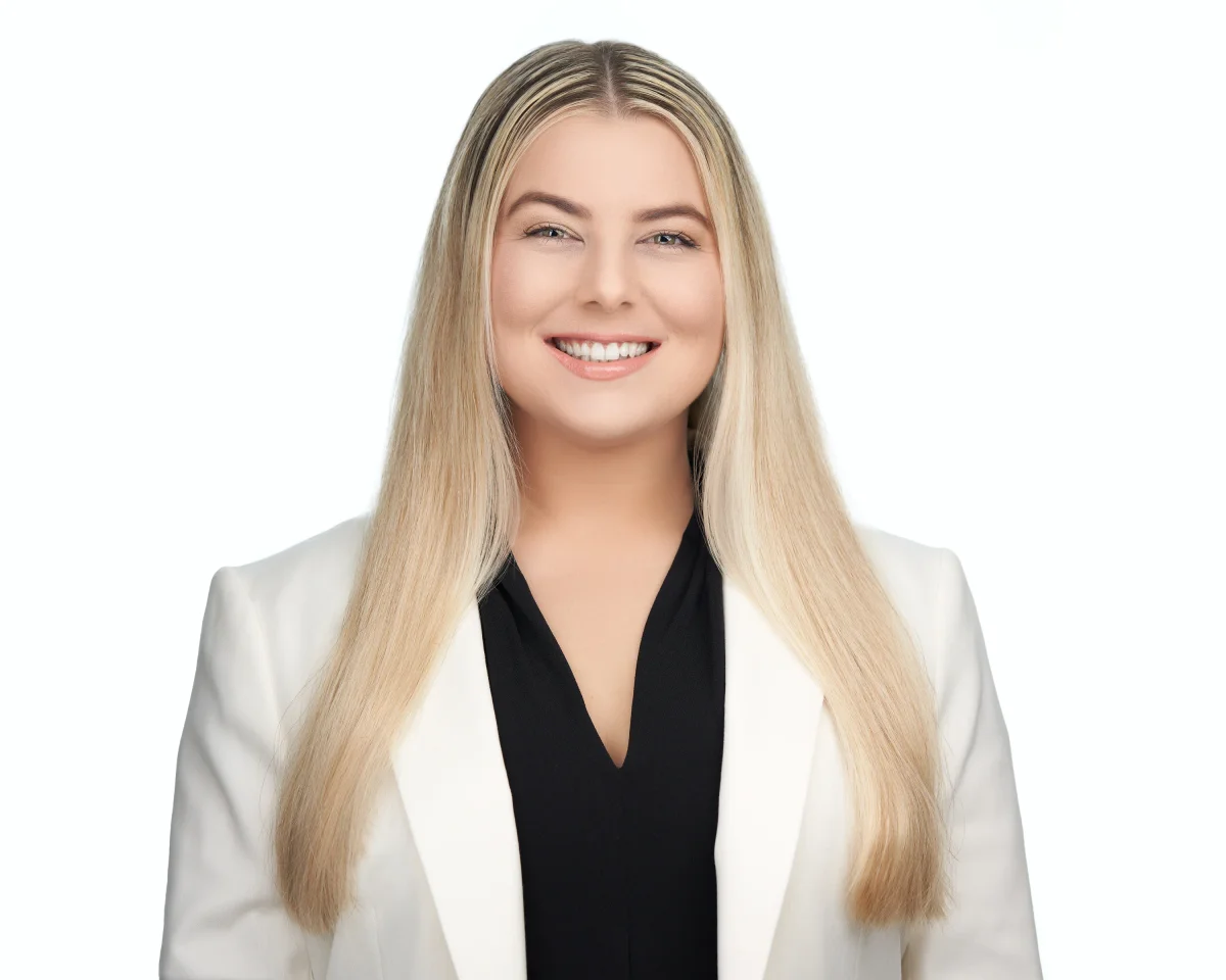 Light background headshot South Florida